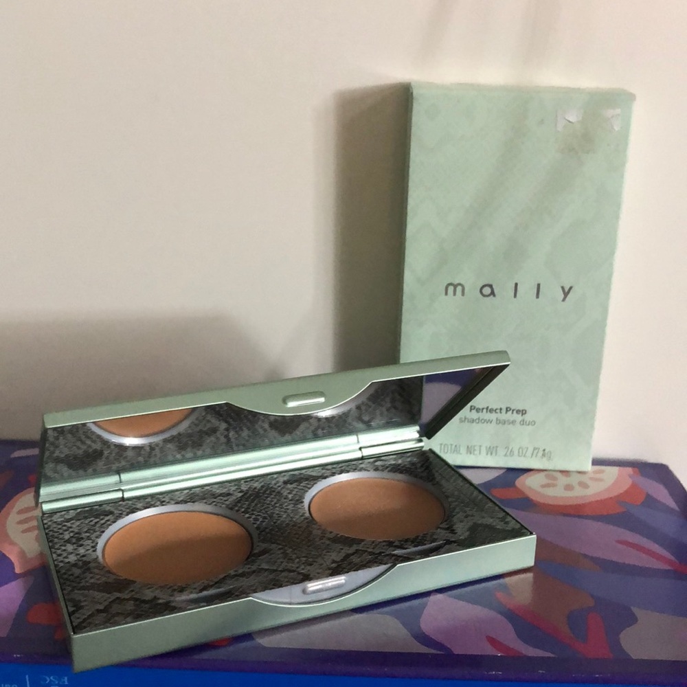 Mally perfect prep, shadow base duo. Compact mirror, brand new